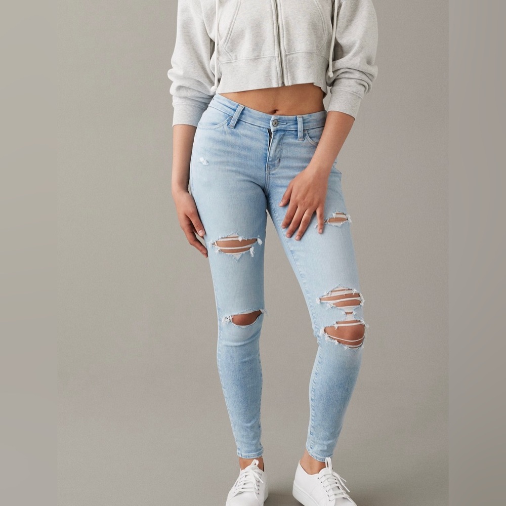 AE Next Level Curvy High-Waisted Distressed Jeans size 000